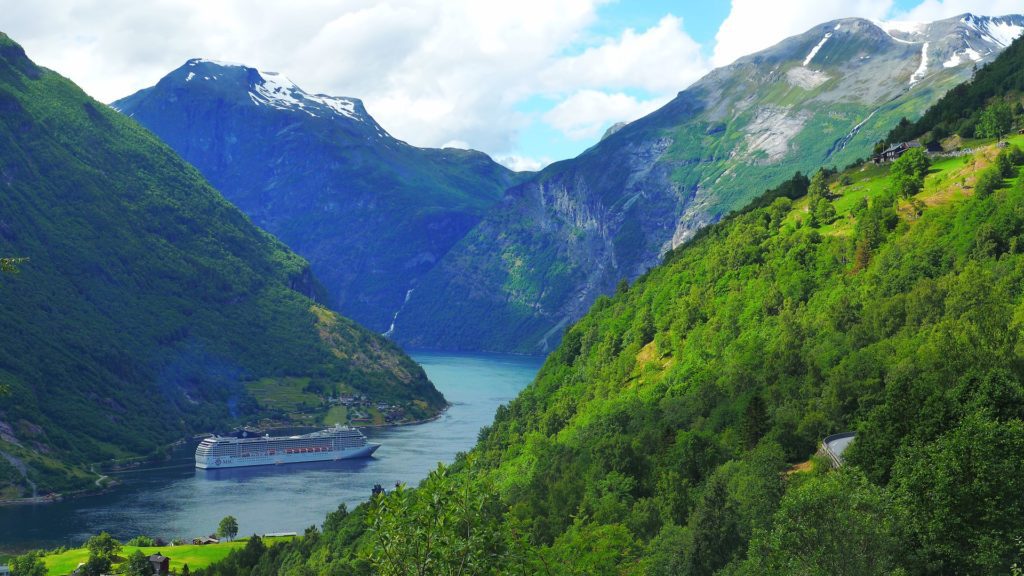 Fjord Geiranger – jeden z nejoblíbenějších turistických cílů Norska.