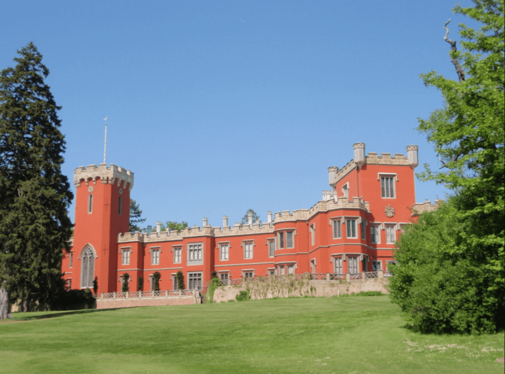 zamek-hradek-u-nechanic-9987513