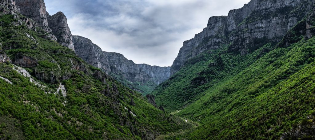 Soutěska Vikos je součástí národního parku, který se nachází v kraji Epirus.