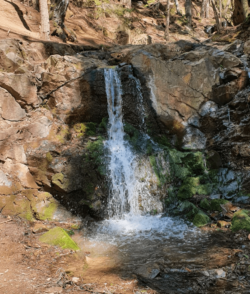 vodopad-dirka-4819536