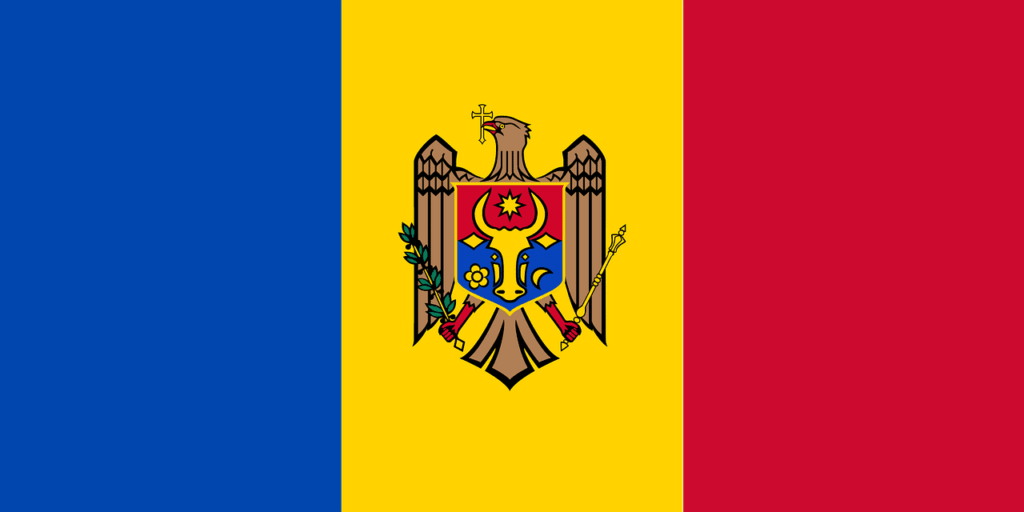 Moldavská vlajka je tvořena třemi svislými pruhy, ve středu je zobrazen státní znak (orel).