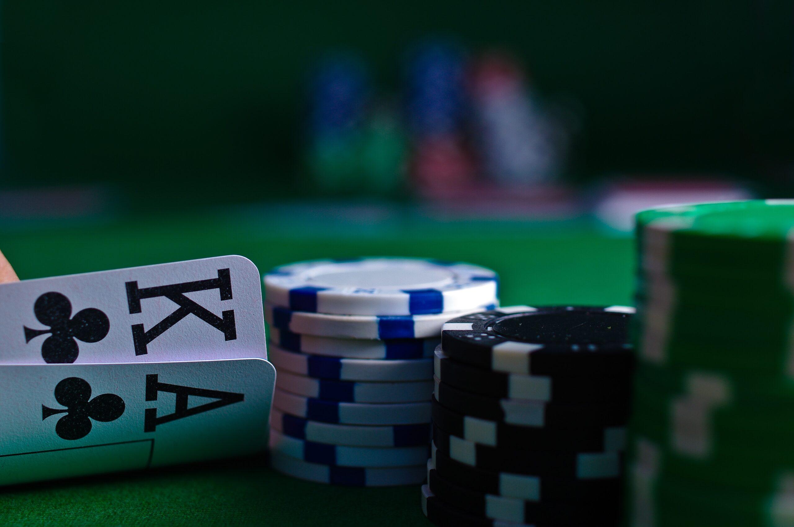 zabava-hrani-poker-scaled.jpeg