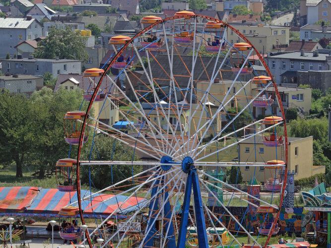Aktuální otevírací doba je vždy uvedena na oficiálních stránkách parku.